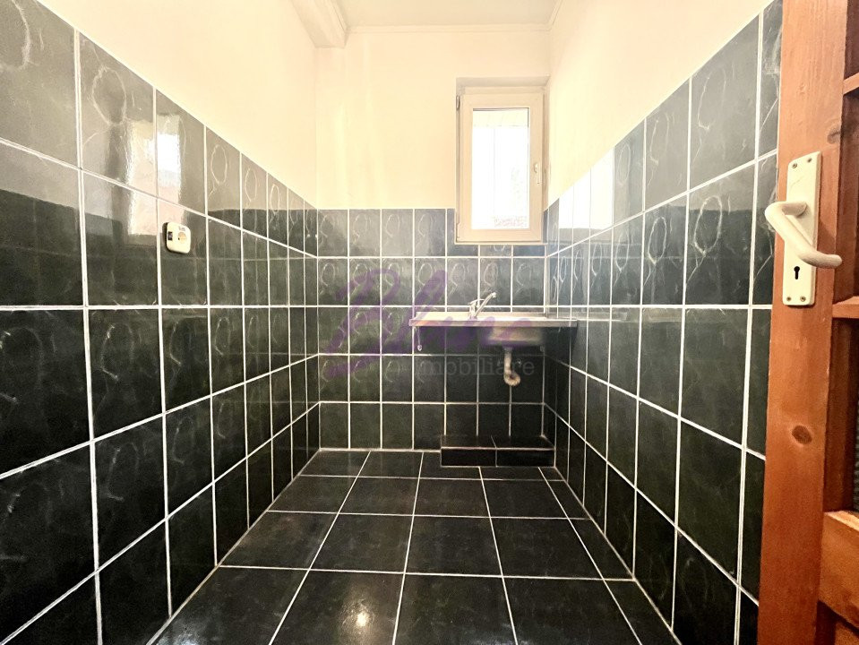 Apartament cu o cameră, curte comună, zona ultracentrală