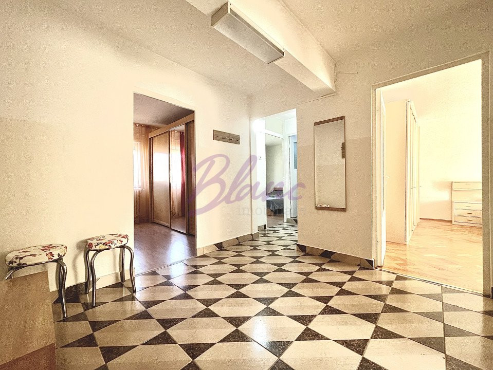 Apartament 3 camere, decomandat, etaj 4, Nufărul 