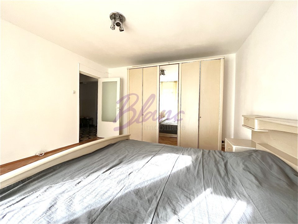 Apartament 3 camere, decomandat, etaj 4, Nufărul 