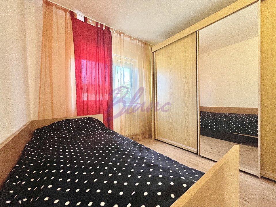 Apartament 3 camere, decomandat, etaj 4, Nufărul 