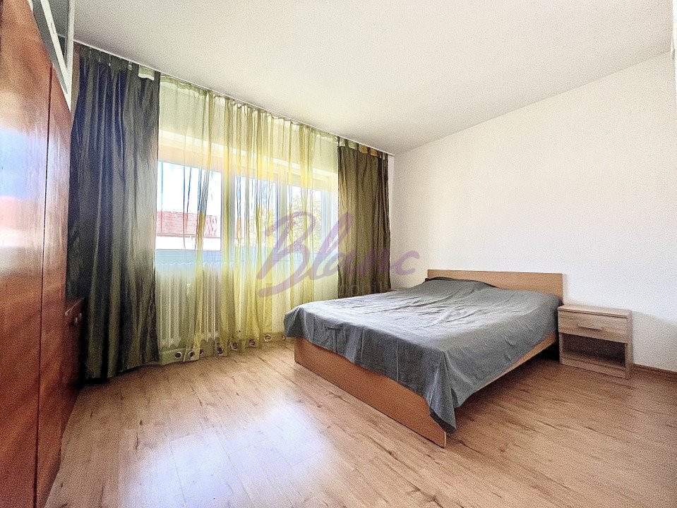 Apartament 3 camere, decomandat, etaj 4, Nufărul 