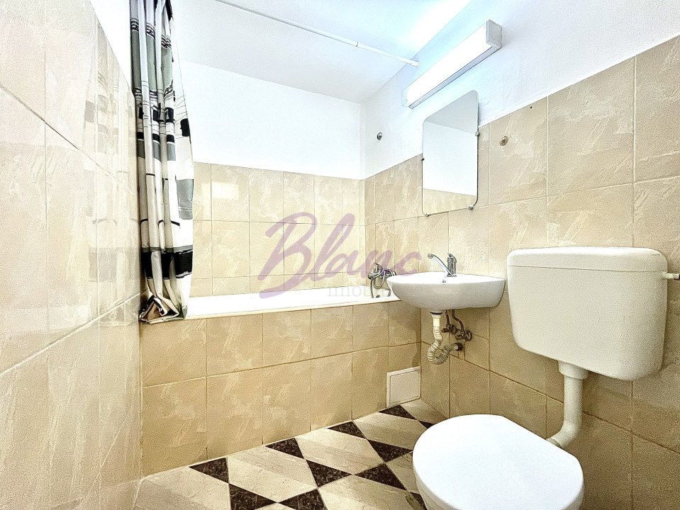 Apartament 3 camere, decomandat, etaj 4, Nufărul 