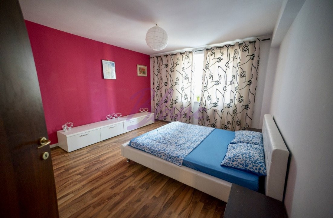 Apartament de vanzare 3 camere ,zona Nufarul,Oradea