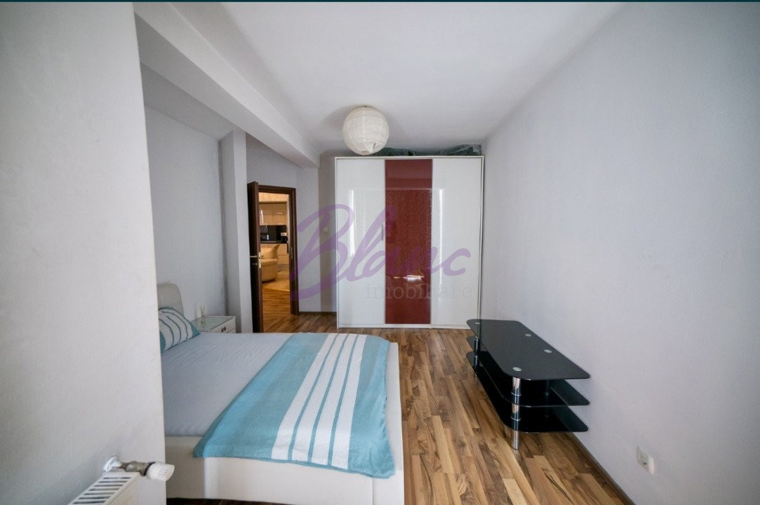 Apartament de vanzare 3 camere ,zona Nufarul,Oradea