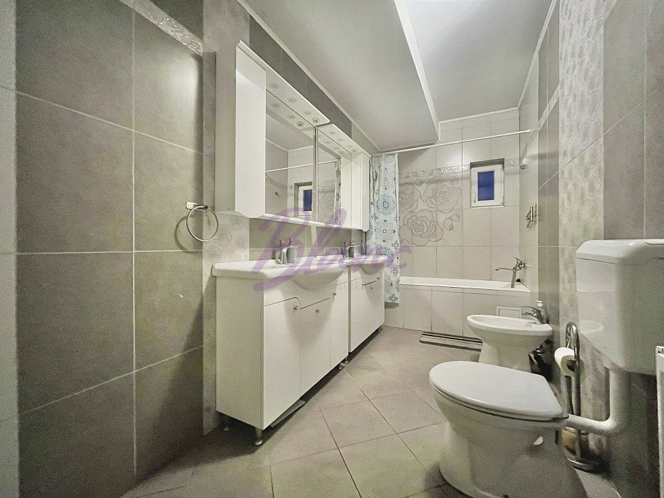 Apartament 100 mp utili, 3 camere, Cartier Forvila, Paleu