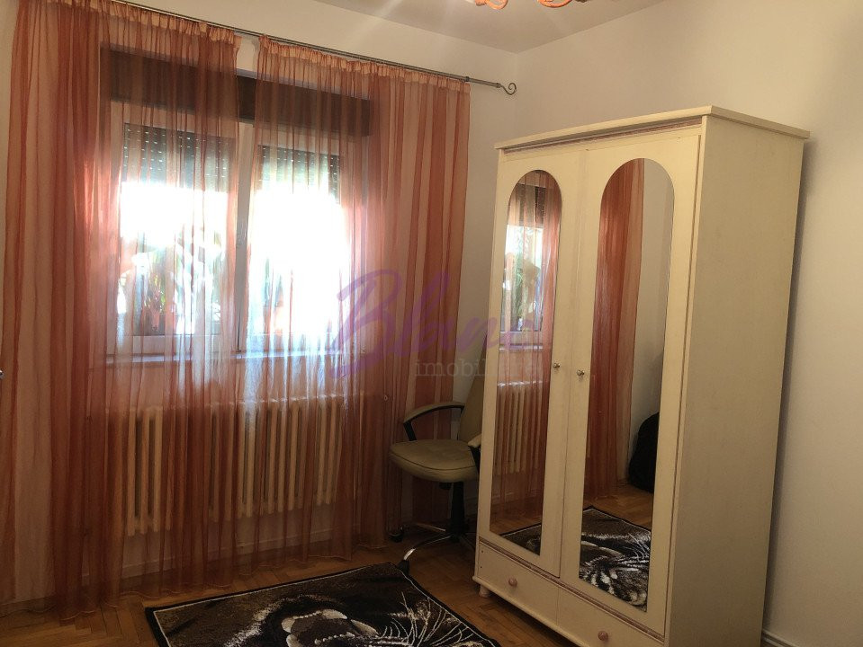 De vanzare 2 case de locuit ,cu teren 897 mp. str.O.Goga /Iosia
