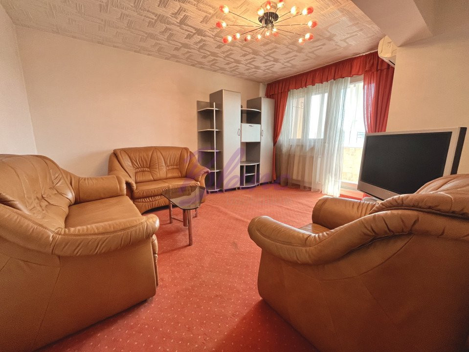 Apartament 3 camere, AN, decomandat, etaj 4/4
