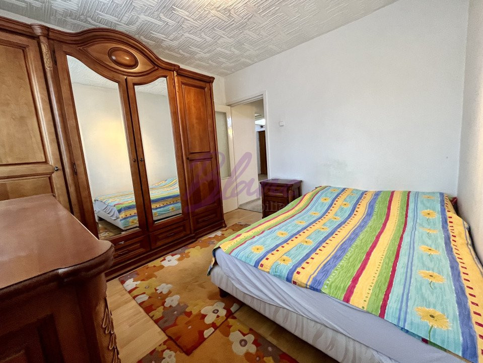 Apartament 3 camere, AN, decomandat, etaj 4/4