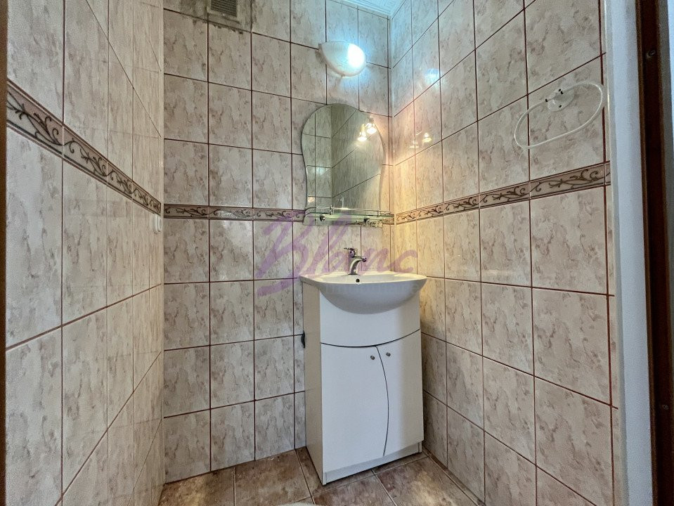 Apartament 3 camere, AN, decomandat, etaj 4/4