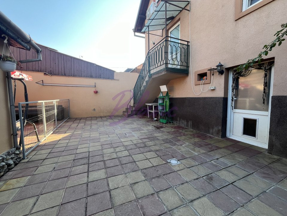 Se vinde Casa pisicilor