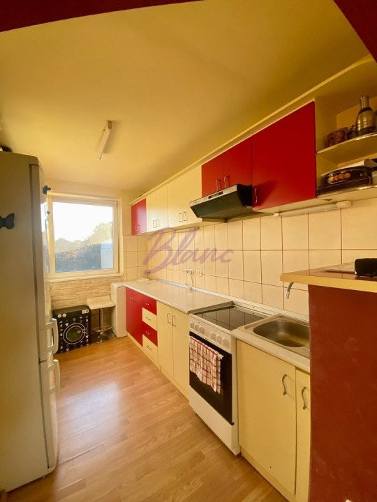 Apartament mobilat 4 camere, etaj 4/4, zona Dacia
