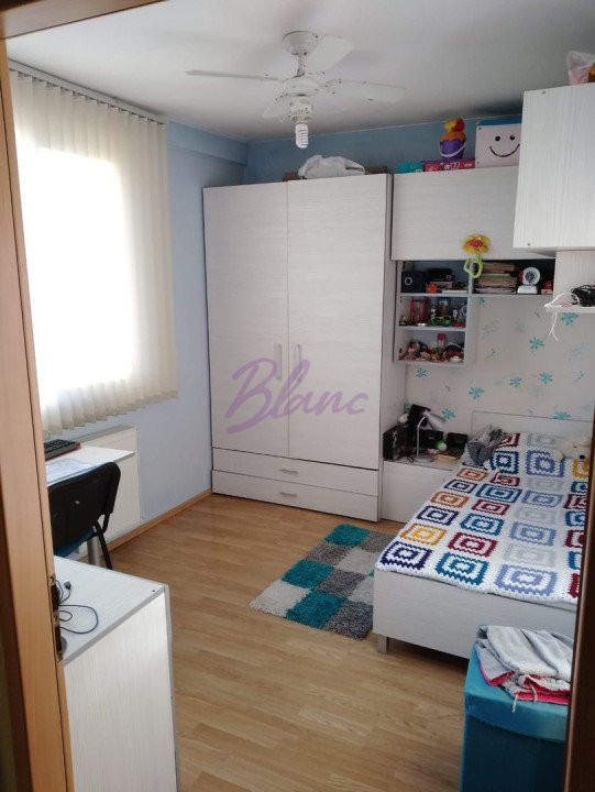 Apartament mobilat 4 camere, etaj 4/4, zona Dacia
