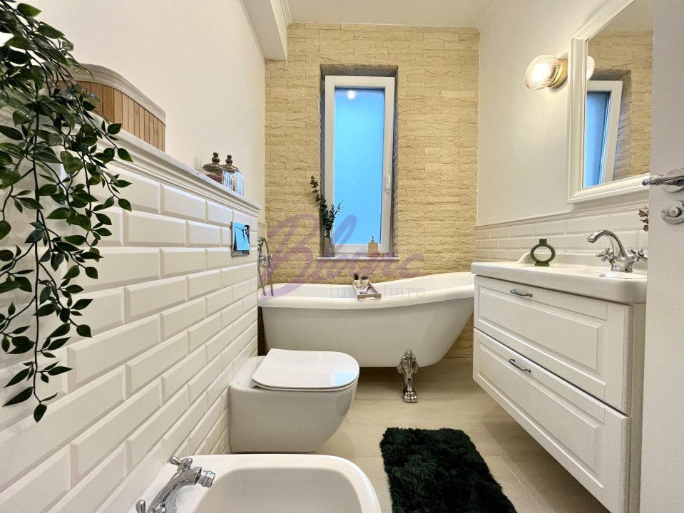 Casă în Cihei, 150 mp construiți, teren 487 mp  