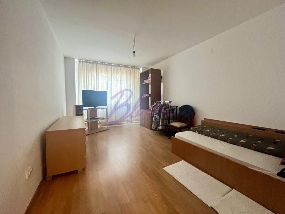 Apartament 3 camere, Oncea, bloc 2009