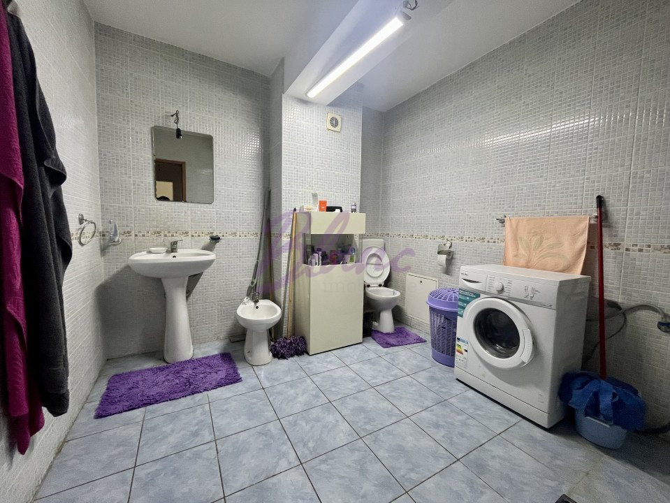 Apartament 3 camere, Oncea, bloc 2009