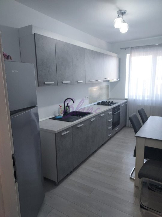 Apartament cu 2 camere, bloc Prima