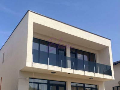 VILA MODERNA DE VANZARE IN ORADEA