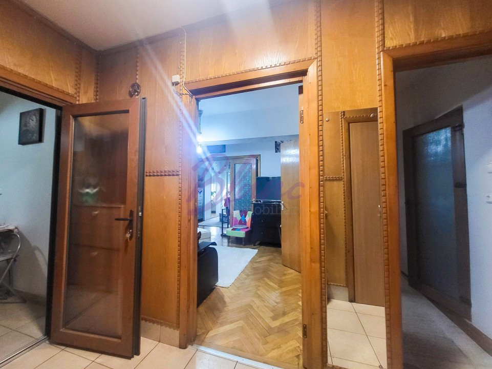 Apartament ultracentral 3 camere, 80 mp utili, garaj la subteran
