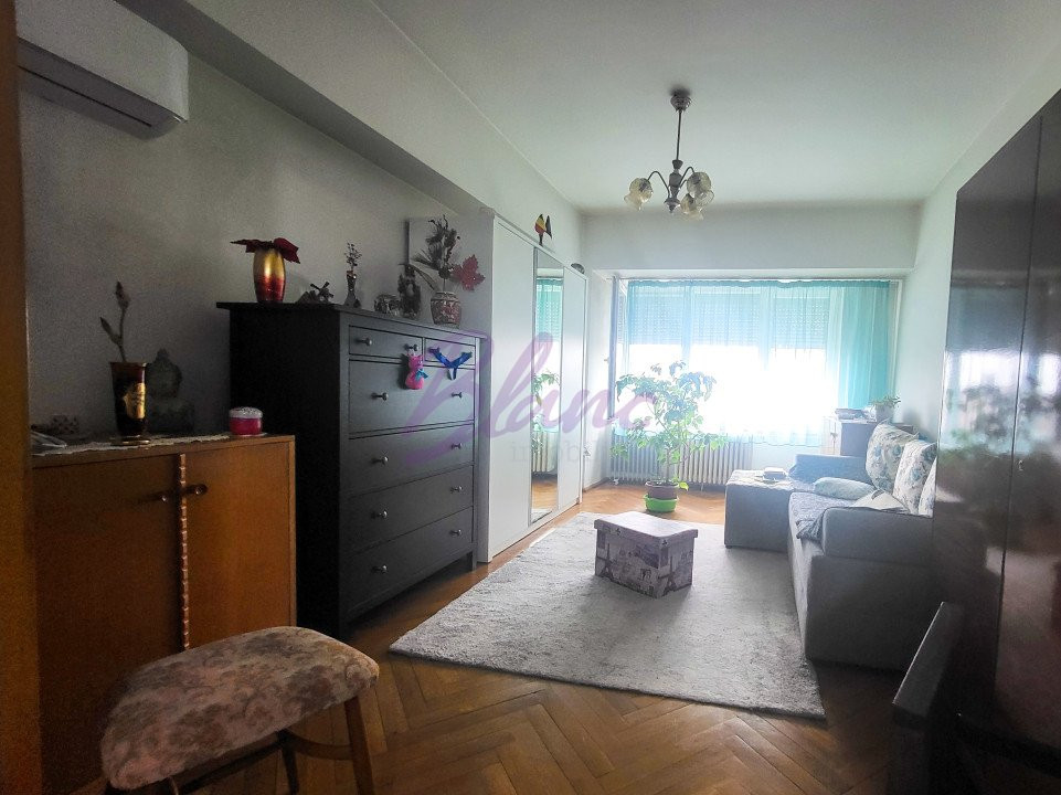 Apartament ultracentral 3 camere, 80 mp utili, garaj la subteran