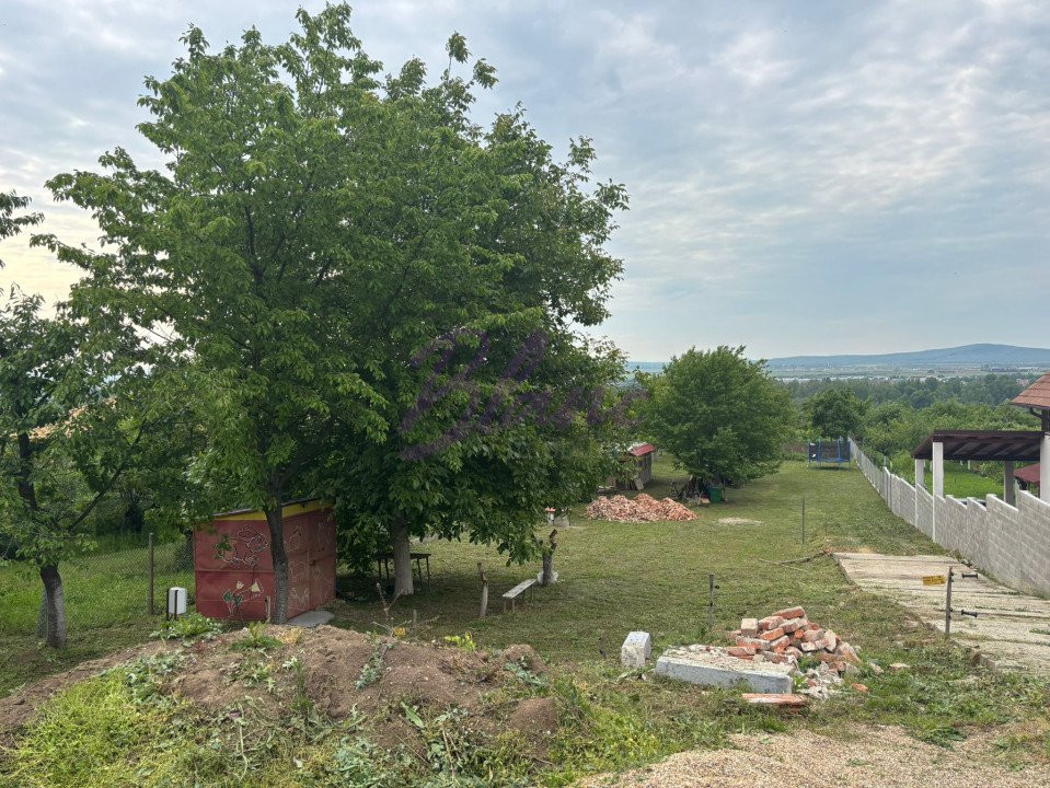 TEREN INTRAVILAN PE DEALURILE DIN ORADEA 