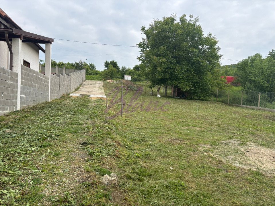 TEREN INTRAVILAN PE DEALURILE DIN ORADEA 