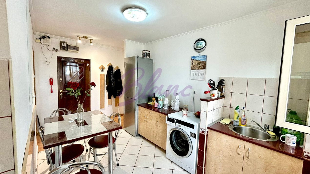 Apartament 3 camere, Dacia 
