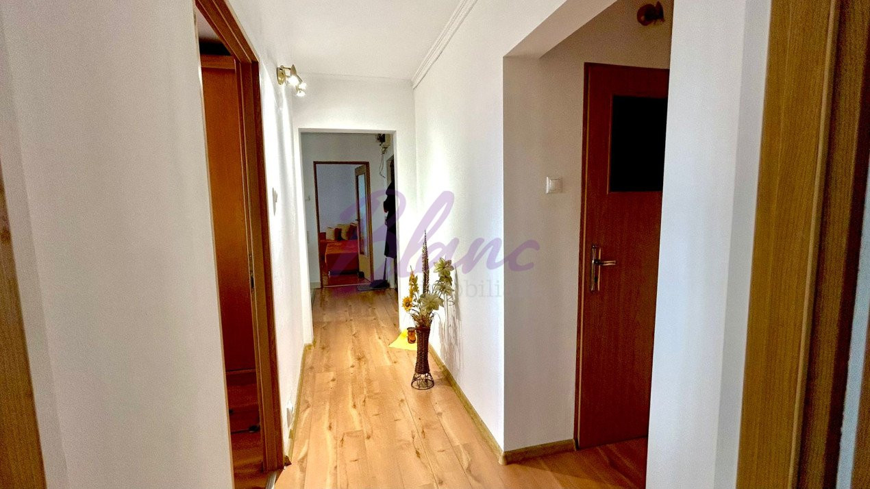 Apartament 3 camere, Dacia 