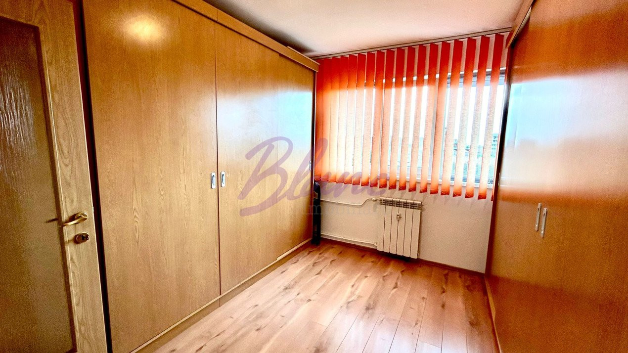 Apartament 3 camere, Dacia 