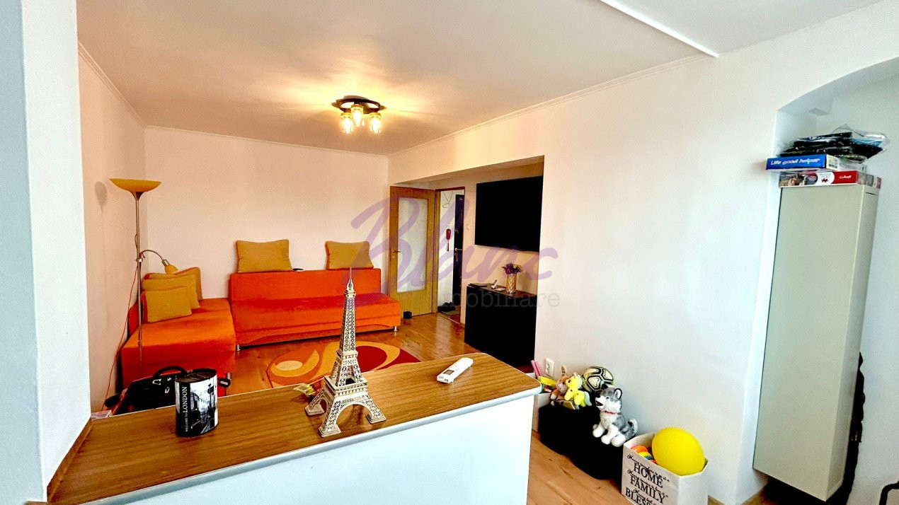 Apartament 3 camere, Dacia 
