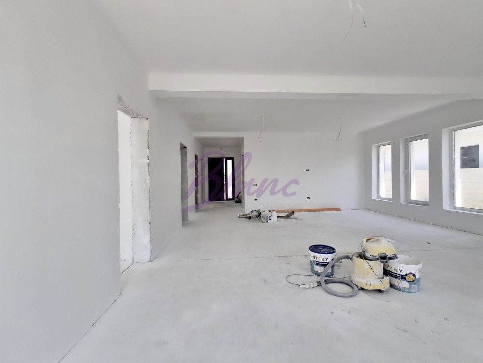 Casă  plan în Sântandrei – spațiu, lumină și eleganță