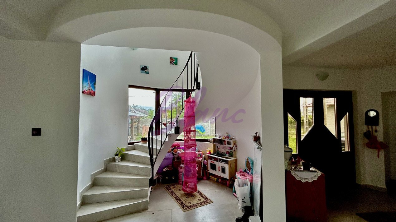 Casă în Leș , 207 mp construiți , 3.482 mp teren 