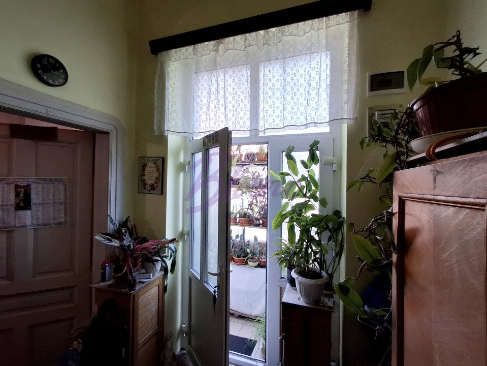 Apartament la casă – stil interbelic cu potențial, zona Incubatorul de Afaceri, 