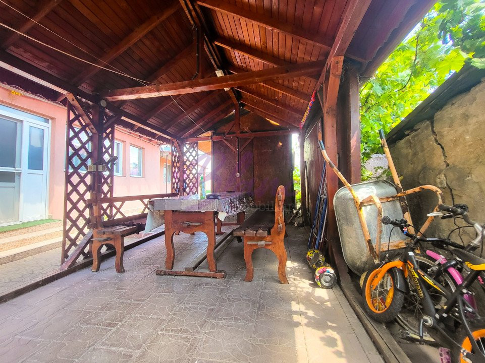 Casa 5 camere, zona Plastor