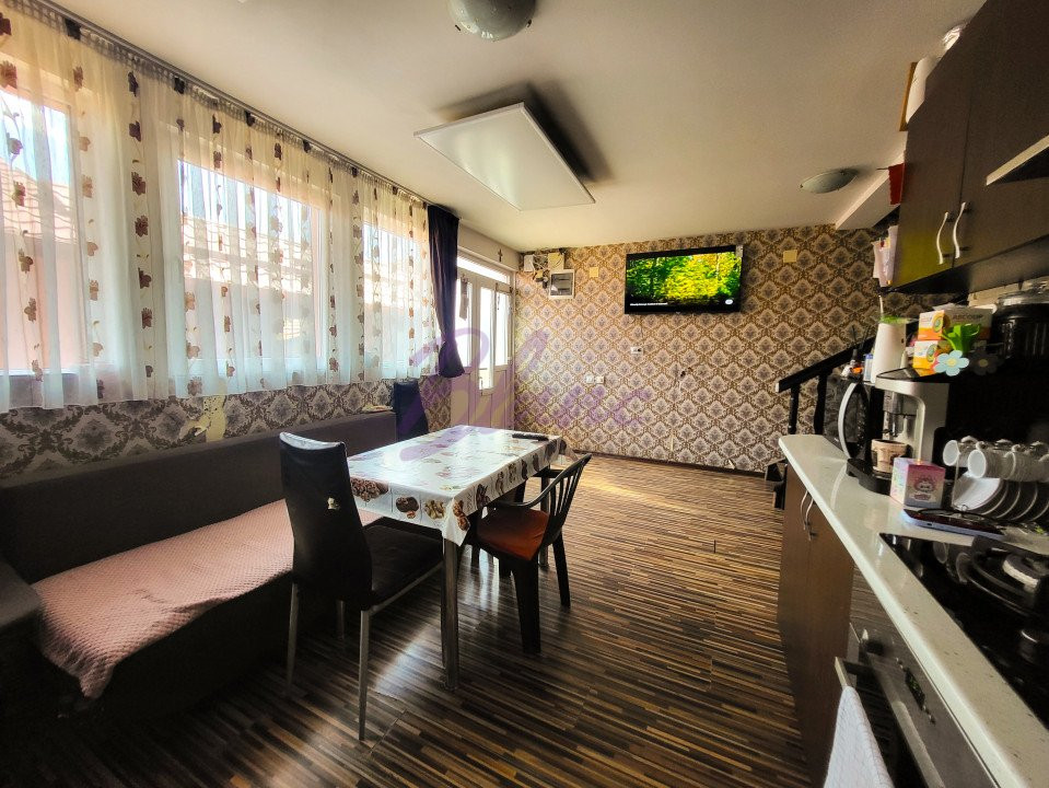 Casa 5 camere, zona Plastor