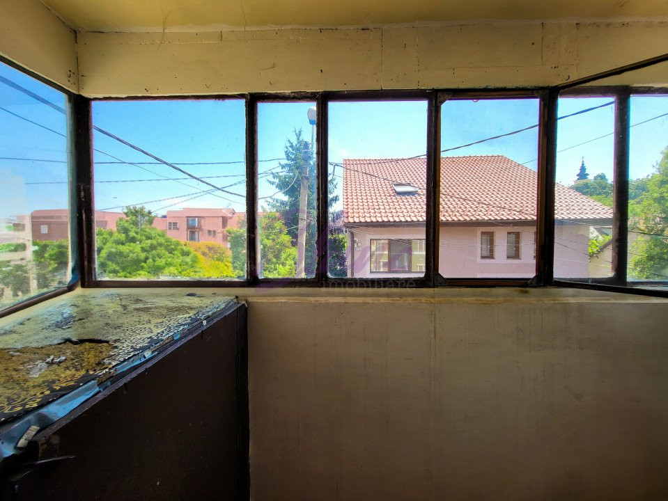 Casa 8 Camere, 3 Apartamente, Singur in curte
