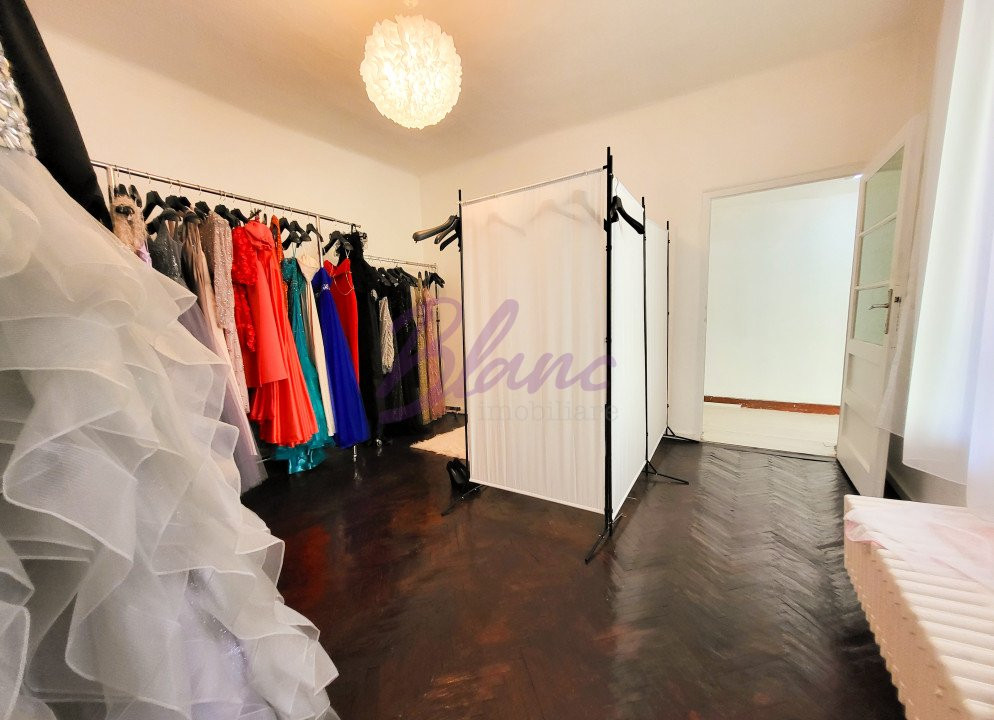 Casa 8 Camere, 3 Apartamente, Singur in curte