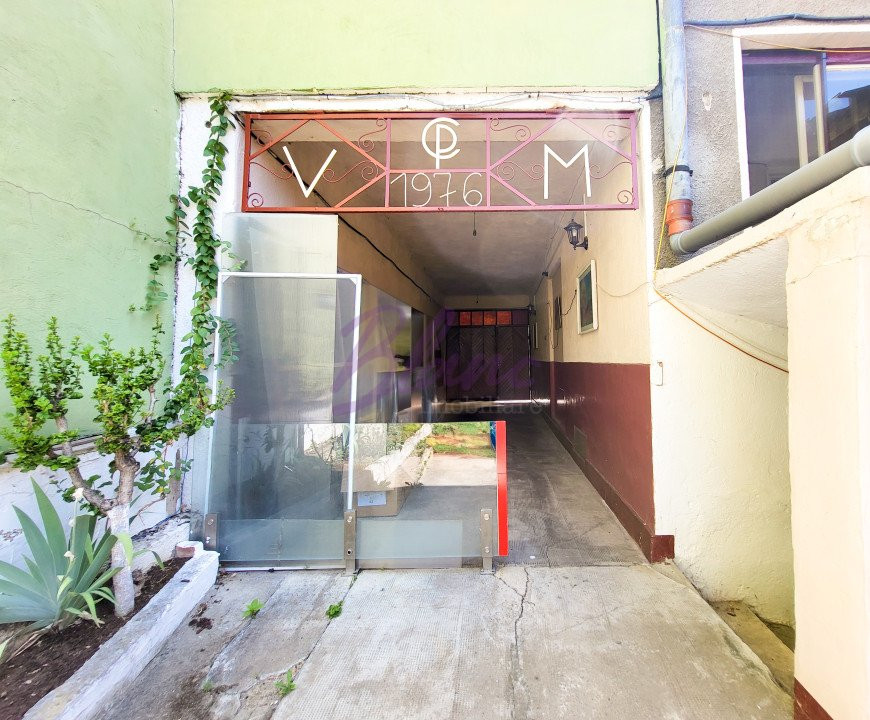 Casa 8 Camere, 3 Apartamente, Singur in curte