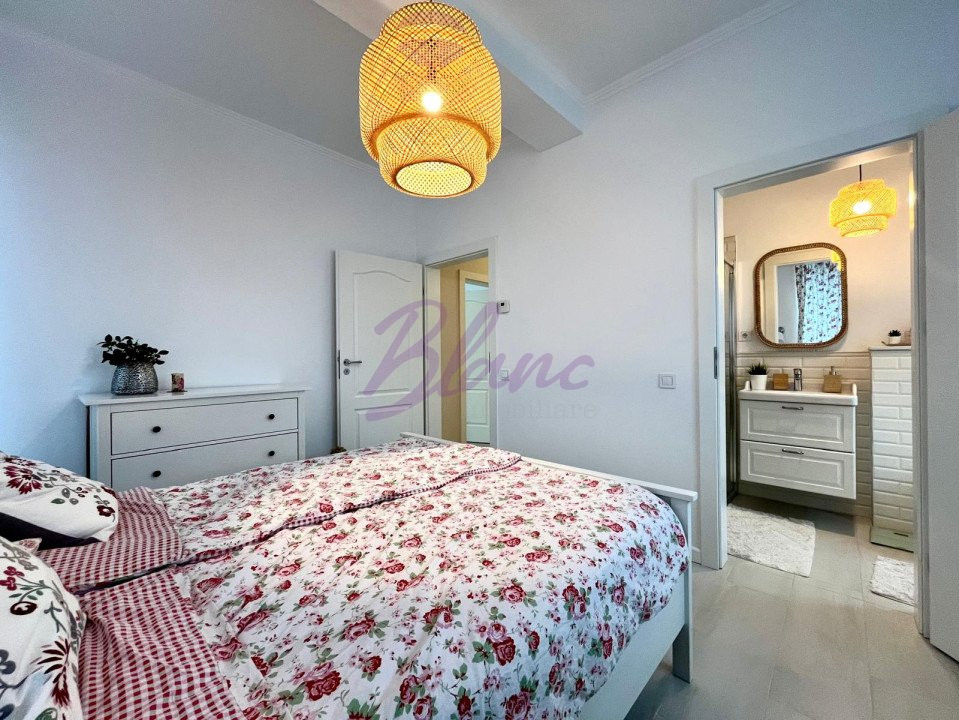 Casă în Cihei , 4 camere , 487 mp teren 