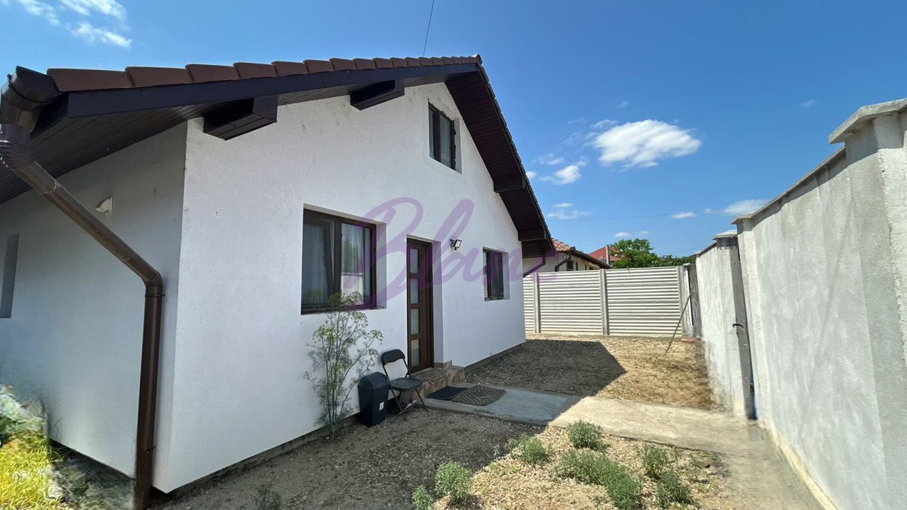 Casă în Cihei , 3 camere , 203 mp teren 