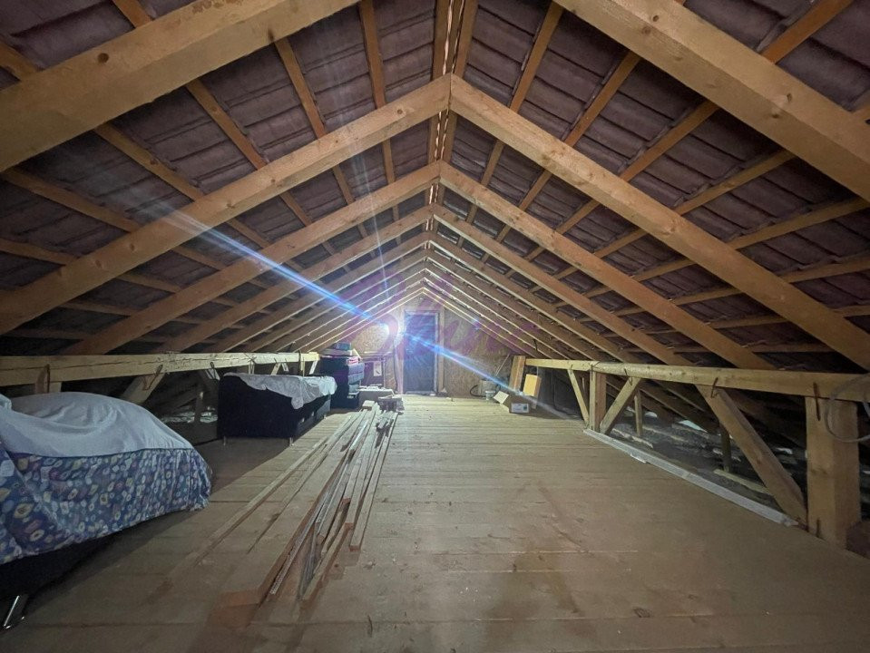Casă în Cihei , 3 camere , 203 mp teren 