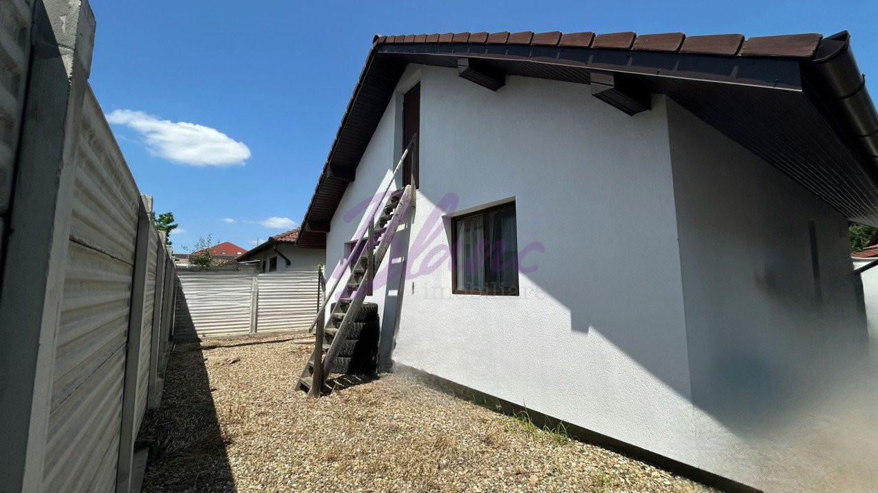 Casă în Cihei , 3 camere , 203 mp teren 