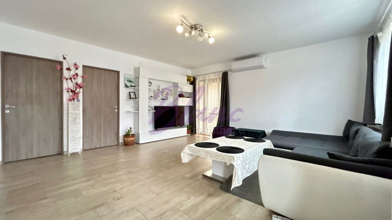 Casă în Cihei , 3 camere , 203 mp teren 