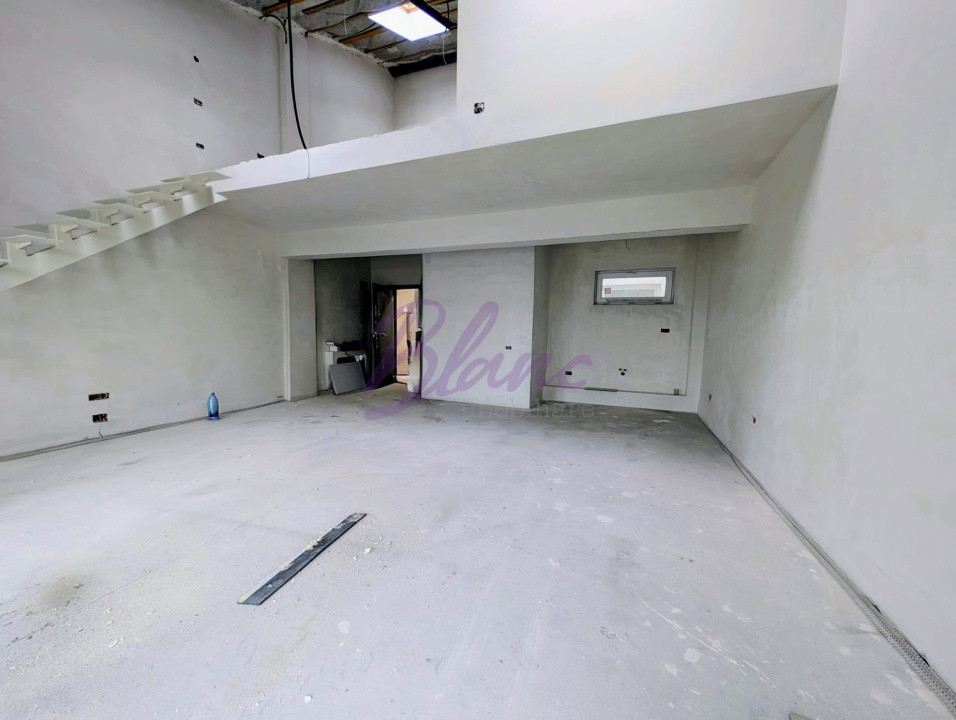 Apartament tip penthouse-duplex într-un imobil  modern în centrul  orașului