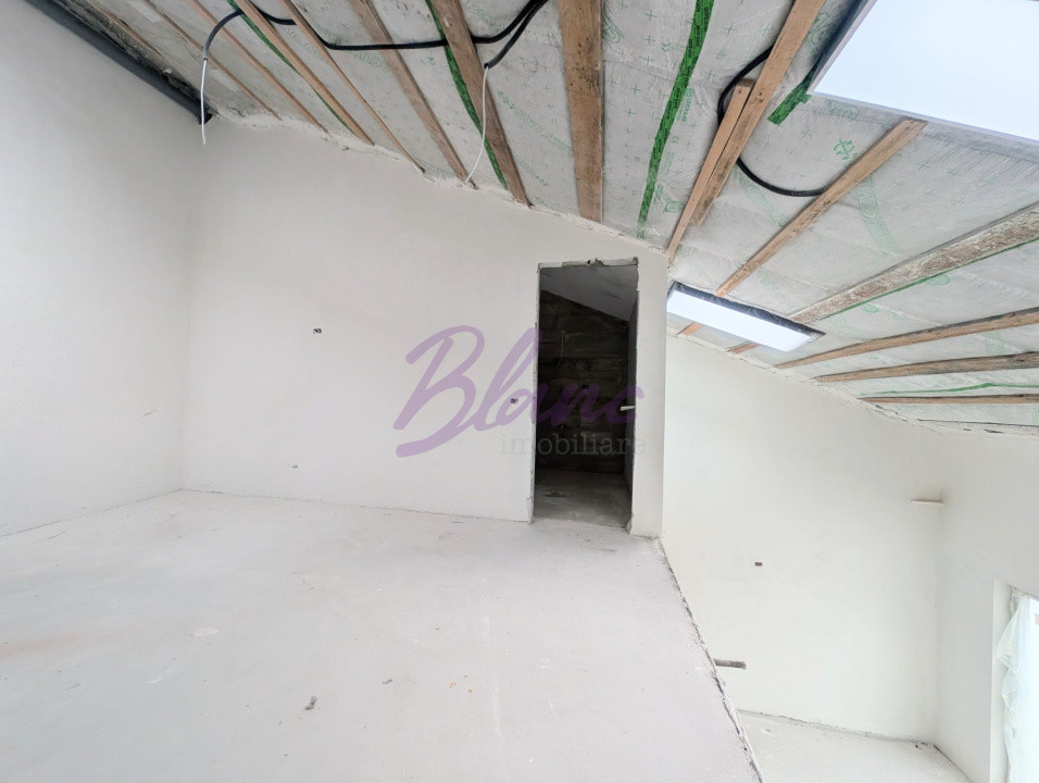 Apartament tip penthouse-duplex într-un imobil  modern în centrul  orașului