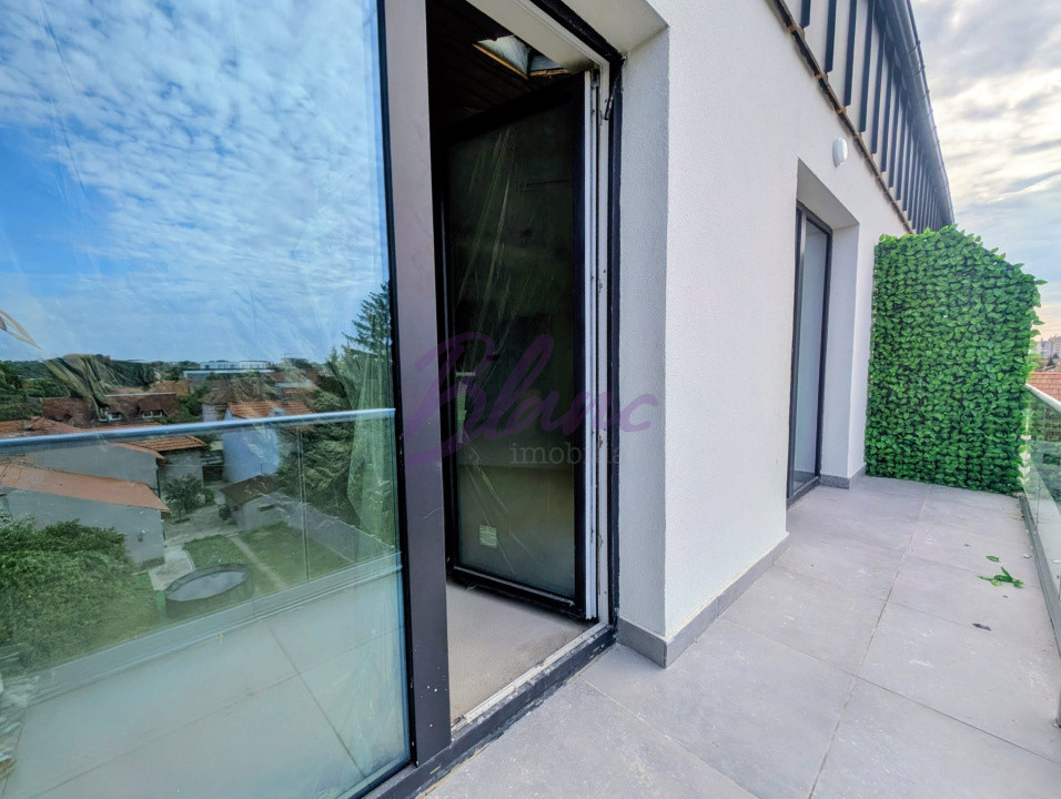 Apartament tip penthouse-duplex într-un imobil  modern în centrul  orașului