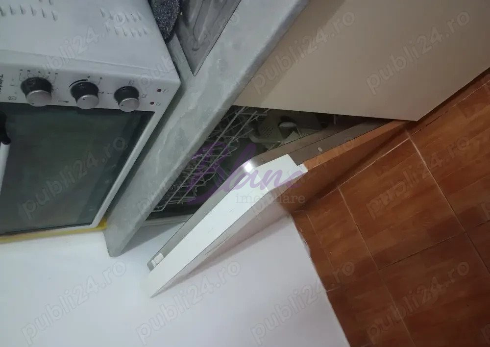 apartament de vanzare 3 camere rogerius 