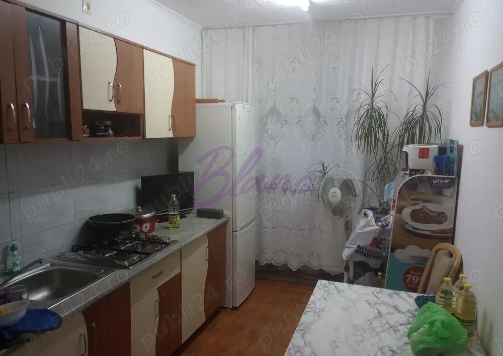 apartament de vanzare 3 camere rogerius 
