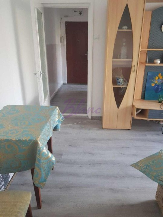 Apartament de vanzare,2 Camere, Zona Nufarul