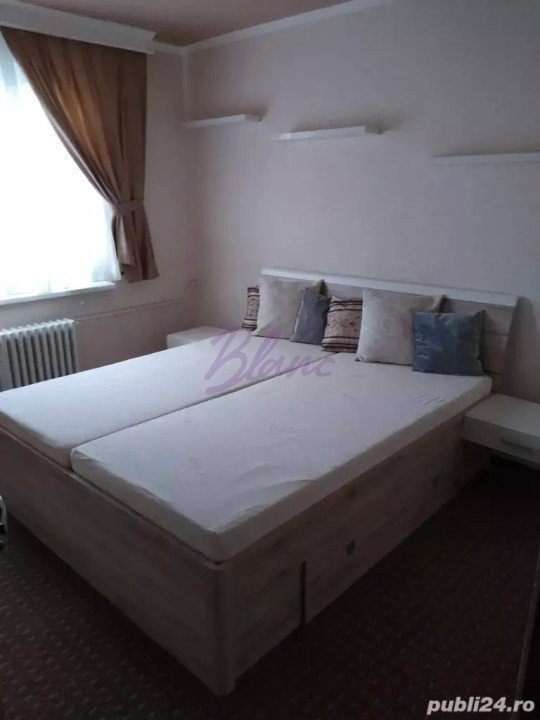 Apartament 3 camere de vanzare,Zona Decebal-Dacia.