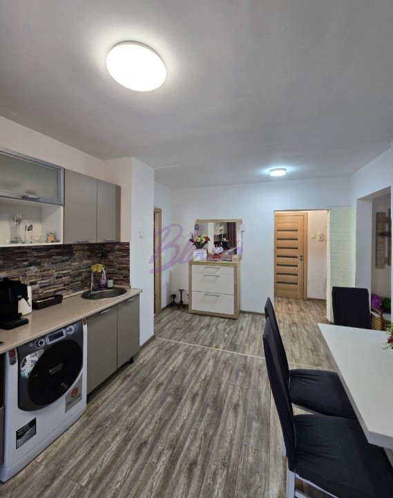 Apartament 3 camere - Ștefan cel Mare, etaj 2 